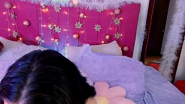 AuroraHans1's cam snapshot