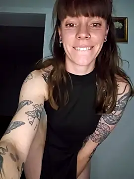 EmilieEdelana's cam snapshot