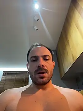 Adventurehotman live sex cam