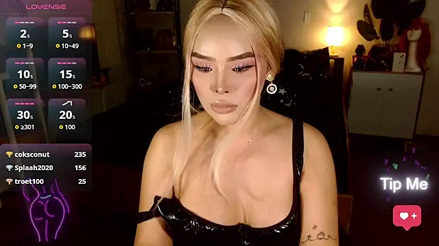 Lolitaloove69 live sex cam