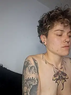 megan_cr's cam snapshot