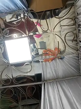 LadyLolyPop_'s cam snapshot