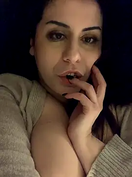 holyeroticss live sex cam