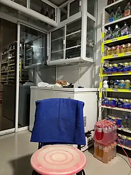 OliverWest04 live sex cam