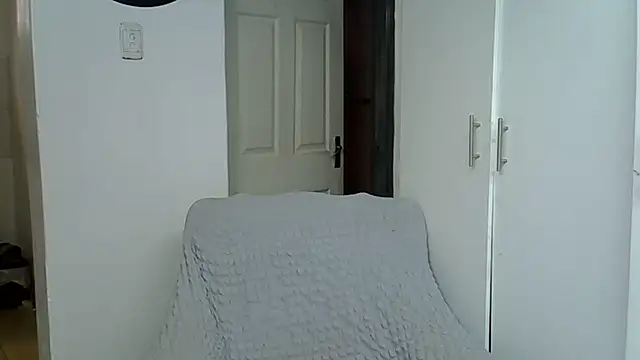 HipsDontLieX95's cam snapshot