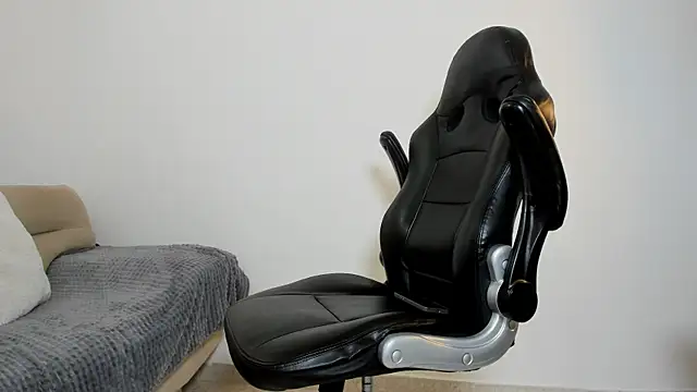 Biscuit_oliva's cam snapshot