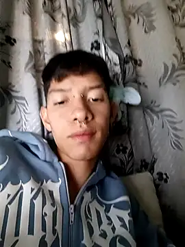 heyy_noah11 live sex cam