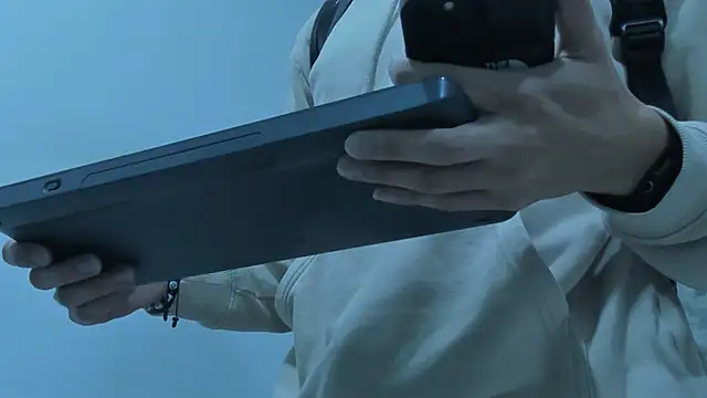 Kev_jenner live sex cam