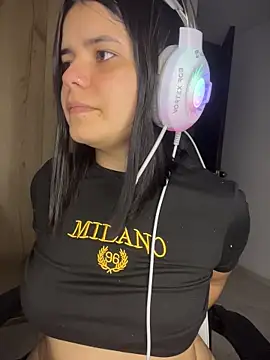 2Angela_'s cam snapshot