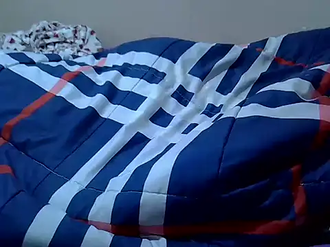 Just_Karu's cam snapshot