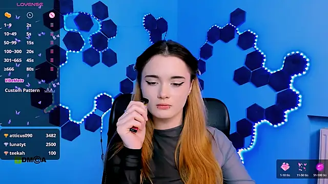 liana_kisses's cam snapshot