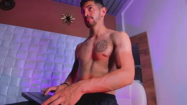 AlejandroStormm's cam snapshot