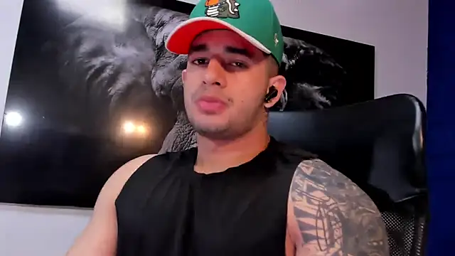 king_falconer's cam snapshot