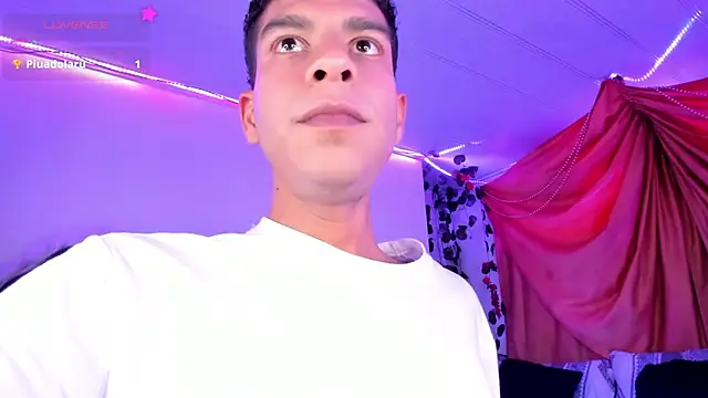 Ethan_Boyy's cam snapshot