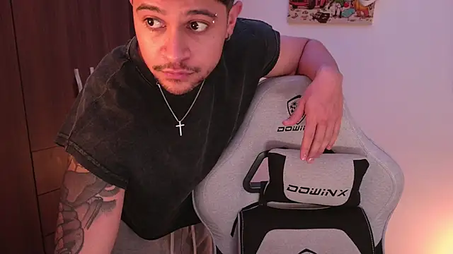 domsantiago_'s cam snapshot