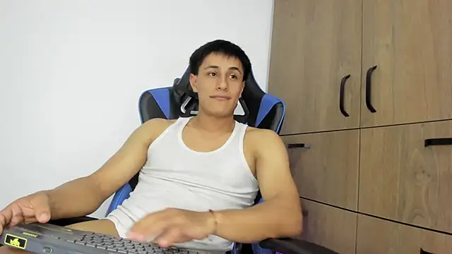 dorman_boy's cam snapshot