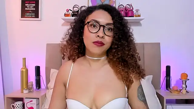 Zoe_Gruber's cam snapshot