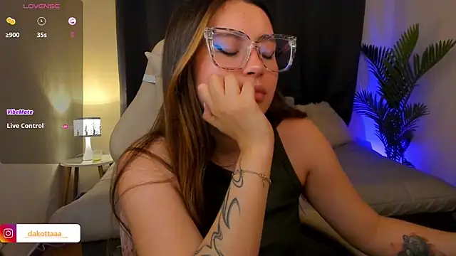 dakottaa_'s cam snapshot