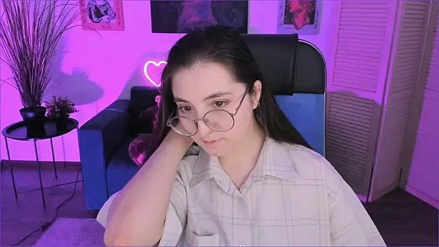 VirtuallVoyant live sex cam