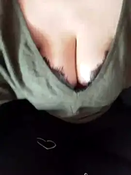 TheQueen_fire's cam snapshot