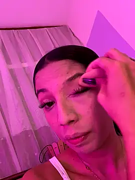 Nahomi_222 live sex cam