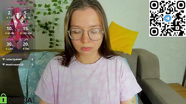 Nuura_Moore's cam snapshot