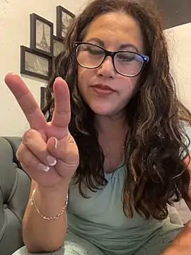 MirandaLatinaLovely's cam snapshot