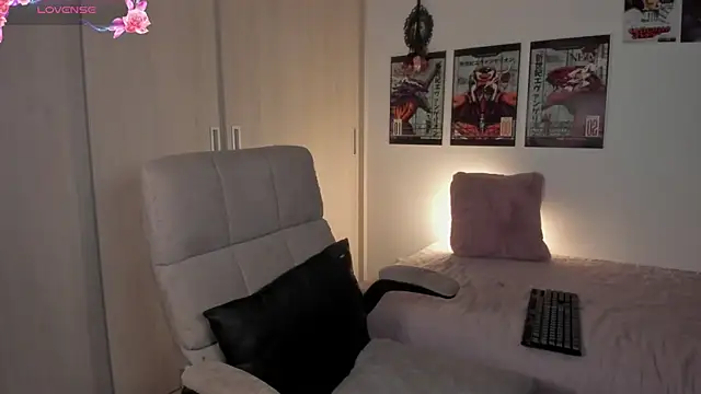 LadySlan's cam snapshot