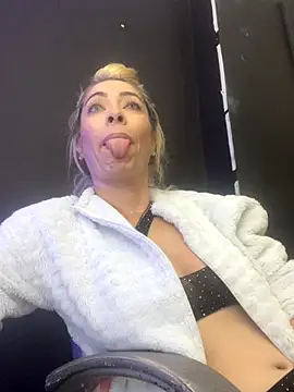 viktoria_davis_'s cam snapshot