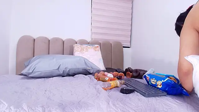 nicol_f live sex cam