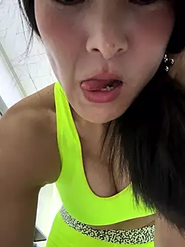 Ninazhang live sex cam