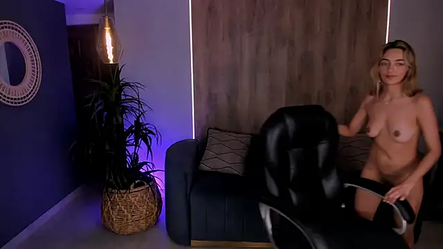 MelissaMoore_'s cam snapshot