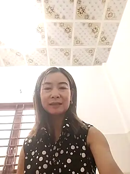 Sexy-ladyboobs20 live sex cam