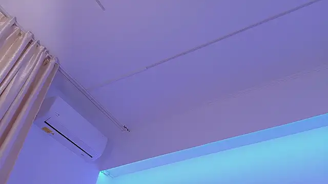 Bella_Vixen_'s cam snapshot