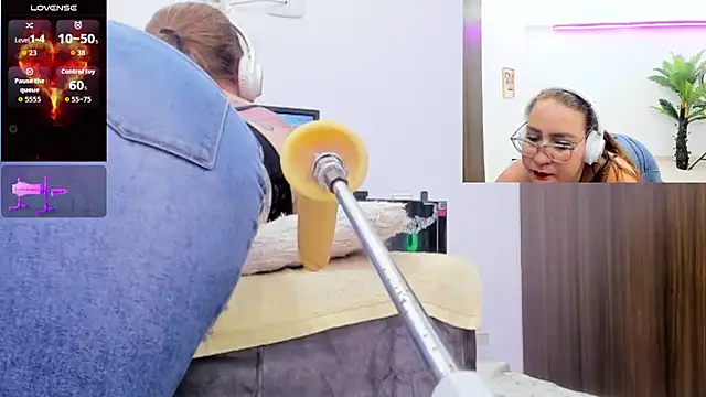 Paulina_Davis_'s cam snapshot