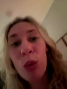 M1ssyk1ssy live sex cam