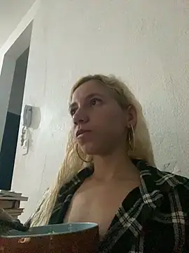 Bruxinha551 live sex cam