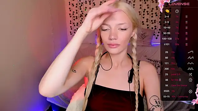 AnyaTaylor_'s cam snapshot