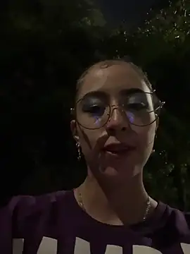 SAMANTHA_AND_PETER's cam snapshot