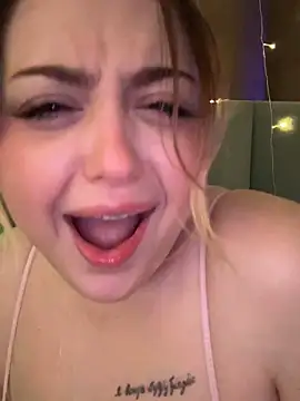 KellyMoors's cam snapshot