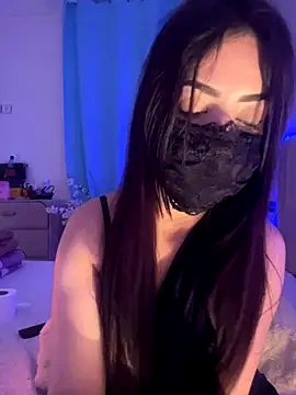 Lola-Bee's cam snapshot