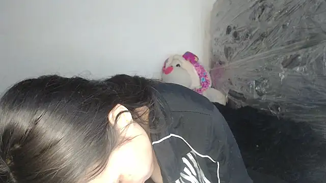 skinny_sweet2411's cam snapshot