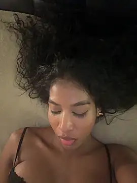 IamCrystal2's cam snapshot