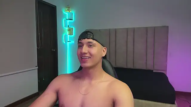 CHRIS_MORGAN1's cam snapshot