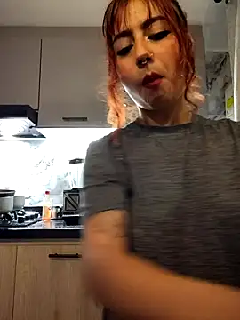 Sarah_Lark-'s cam snapshot