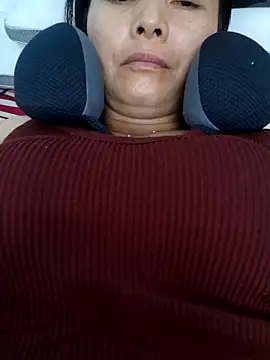 Baby-sexytits18's cam snapshot