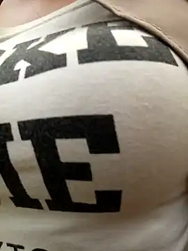 emaame68's cam snapshot