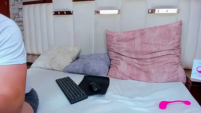 CandyandSteven's cam snapshot