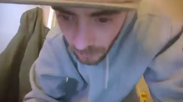 Huntzg23 live sex cam