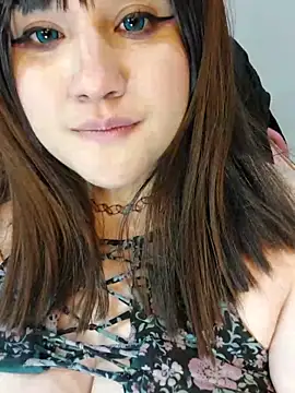 ItsNaiixa live sex cam